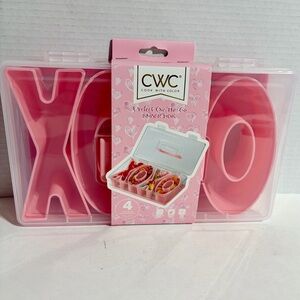 XOXO Snackle Snack Box Cook With Color CMC Pink Hug Kiss Valentines Limited NEW